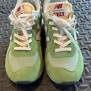 New Balance Men’s Green & White 574 Suede Sneakers